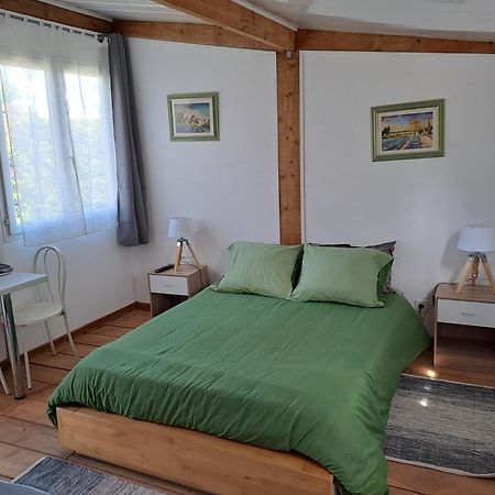 Chambre Basilic 2P, 2 Nuits Max, Dans Petit Chalet 6Km Du Festival De Piano De La Roque D'Antheron Rognes Eksteriør bilde