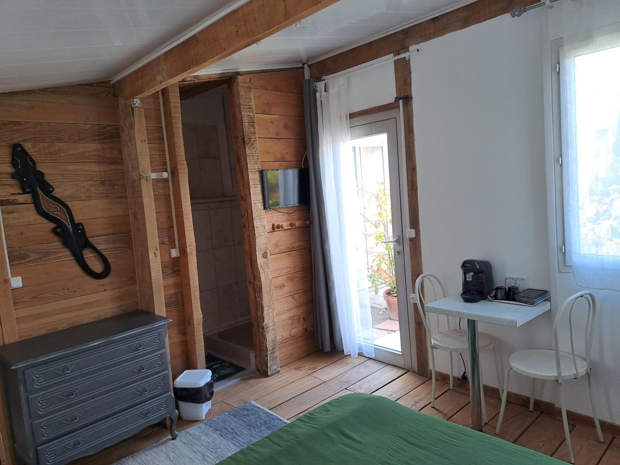 Chambre Basilic 2P, 2 Nuits Max, Dans Petit Chalet 6Km Du Festival De Piano De La Roque D'Antheron Rognes Eksteriør bilde